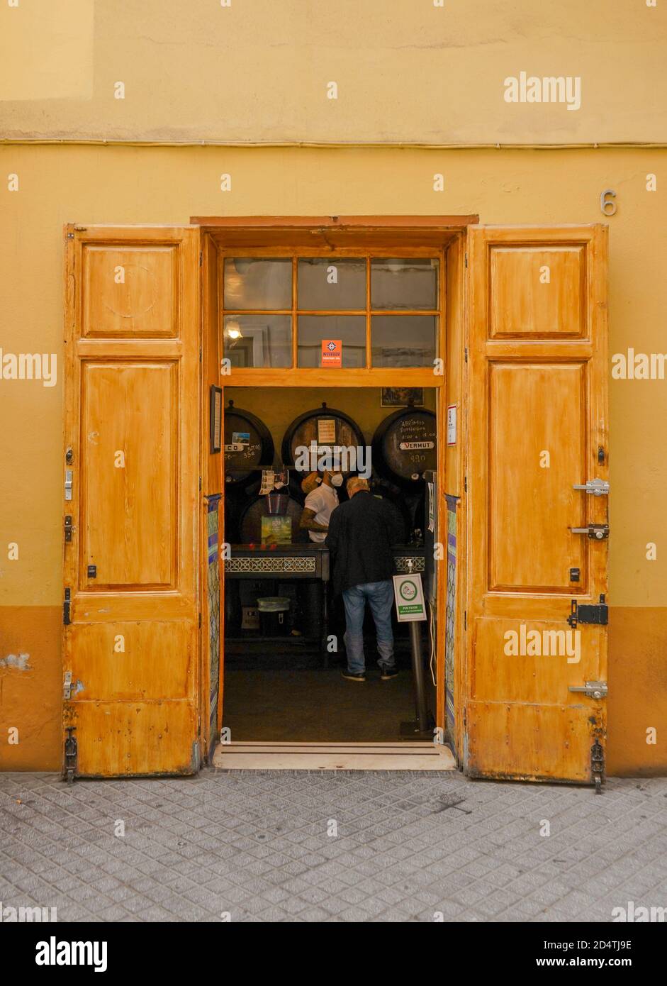 Ingresso al più antico bodega bar, Antigua Casa de Guardia o casa Flores a Malaga, Andalusia, Spagna. Foto Stock