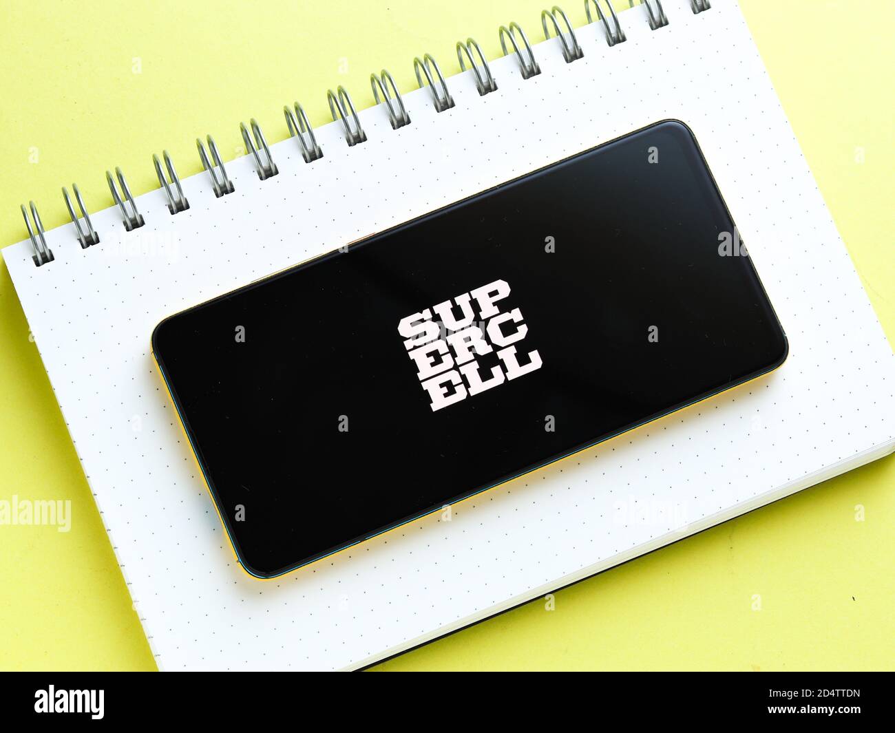 Assam, india - 11 Ottobre 2020 : il logo di Supercell sull'immagine di riserva dello schermo del telefono. Foto Stock