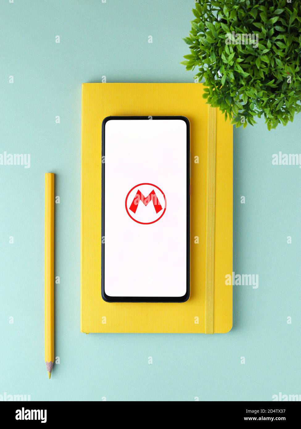 Assam, india - 11 Ottobre 2020 : il logo di Super mario sull'immagine di riserva dello schermo del telefono. Foto Stock