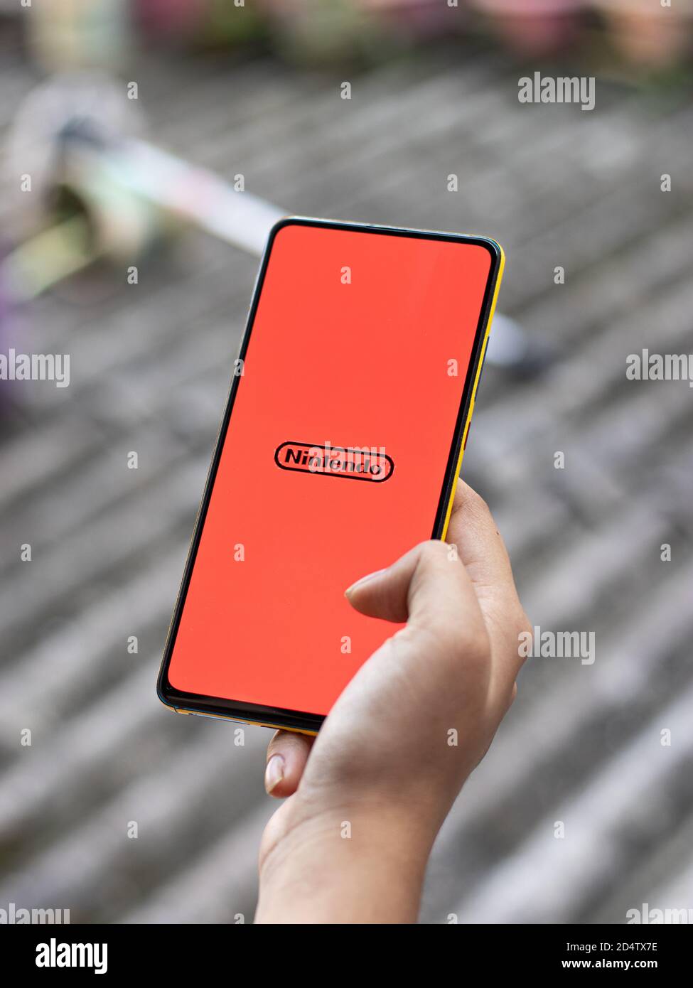 Assam, india - 11 Ottobre 2020 : il logo di Super mario sull'immagine di riserva dello schermo del telefono. Foto Stock