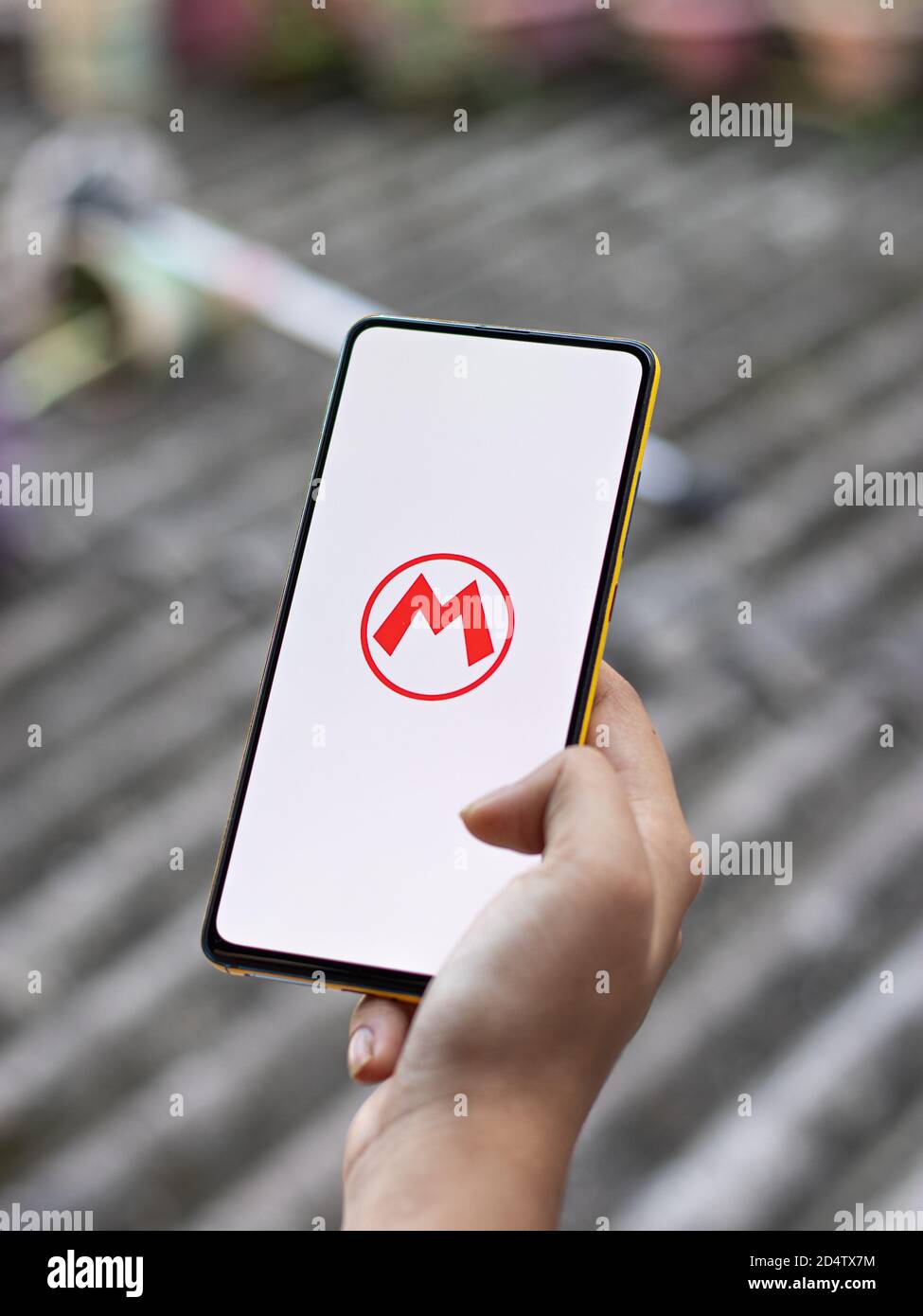 Assam, india - 11 Ottobre 2020 : il logo di Super mario sull'immagine di riserva dello schermo del telefono. Foto Stock