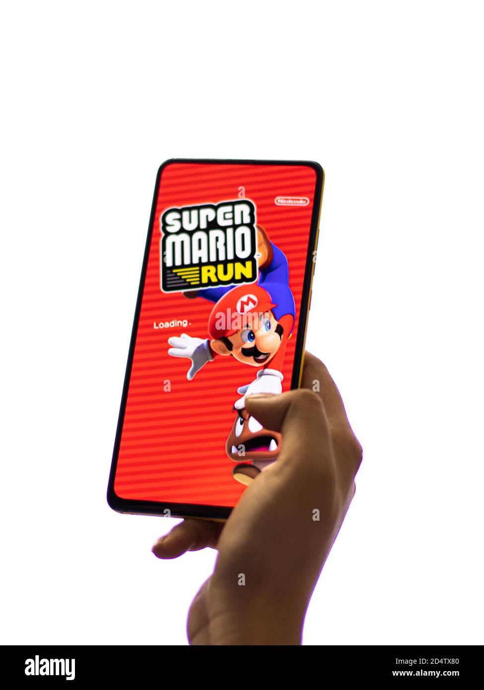 Assam, india - 11 Ottobre 2020 : il logo di Super mario sull'immagine di riserva dello schermo del telefono. Foto Stock