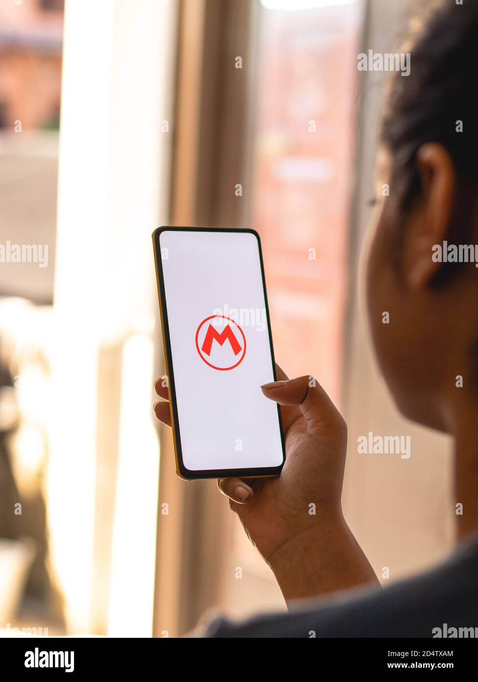 Assam, india - 11 Ottobre 2020 : il logo di Super mario sull'immagine di riserva dello schermo del telefono. Foto Stock