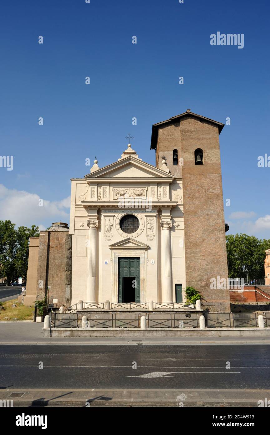 Italia, Roma, chiesa di San Nicola in carcere, facciata di Giacomo della porta Foto Stock