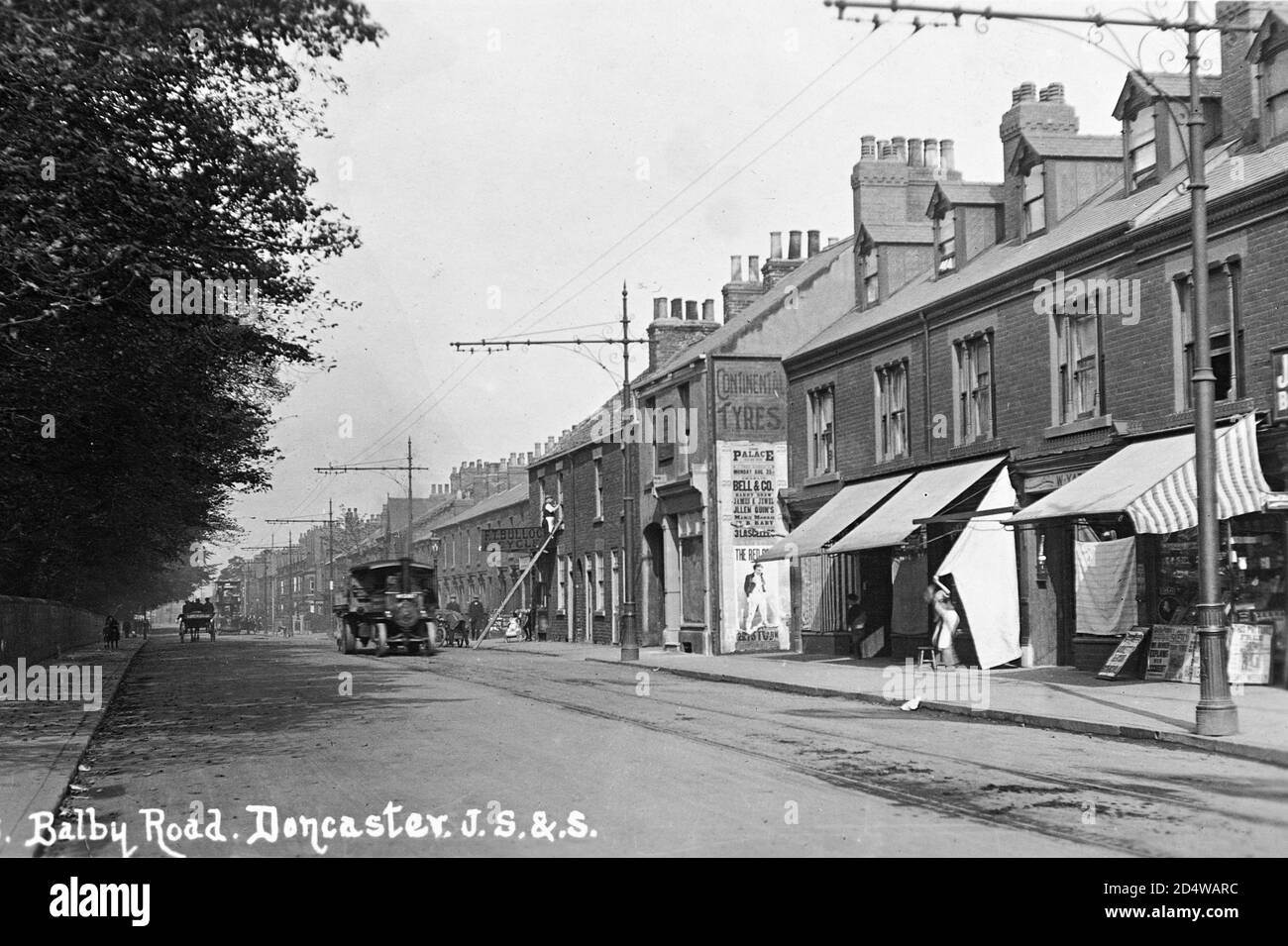motore di trazione doncaster su strada in balle Foto Stock