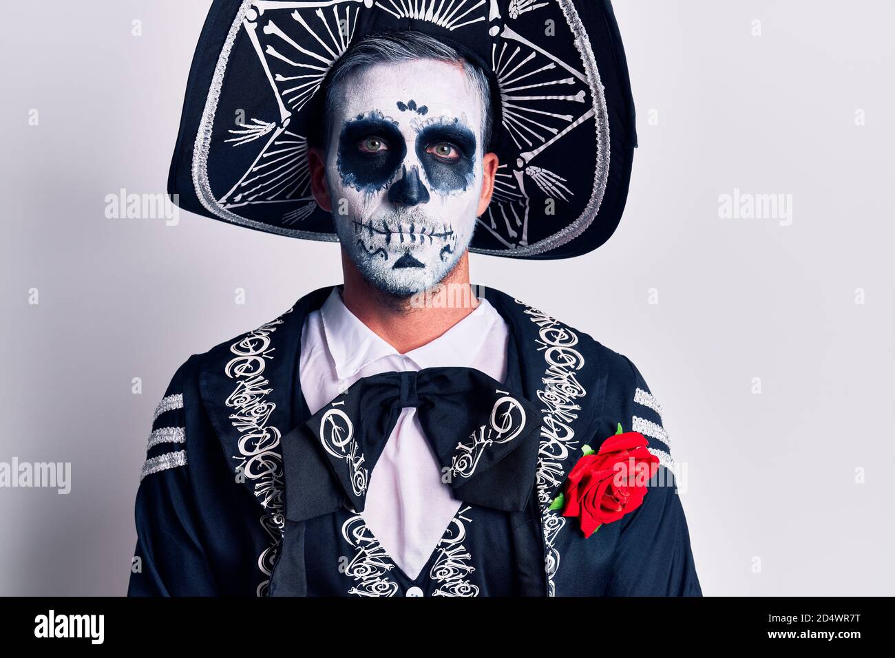 Uomo spaventoso indosso giorno del deadmake up e costume Dal rituale tradizionale in Messico Foto Stock