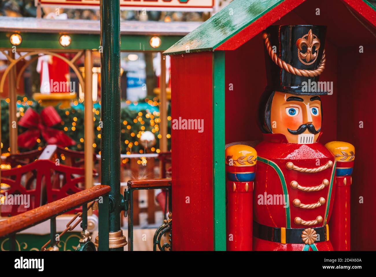 Festivo nutcracker soldato giocattolo in un negozio Foto Stock