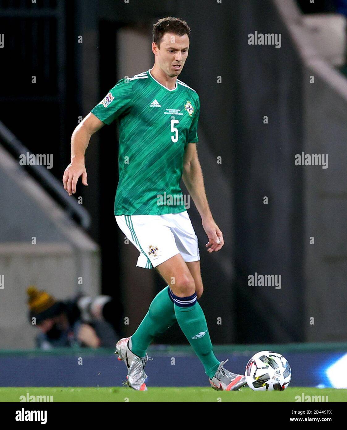 Jonny Evans dell'Irlanda del Nord durante la UEFA Nations League Group 1, partita di campionato B al Windsor Park, Belfast. Foto Stock