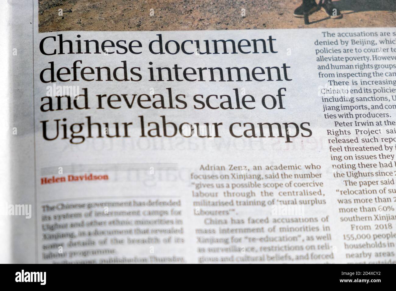 "Il documento cinese difende l'internamento e rivela la portata del lavoro di Uighur Camps' Inside Guardian Newspaper headline 19 settembre 2020 Londra Inghilterra REGNO UNITO Foto Stock