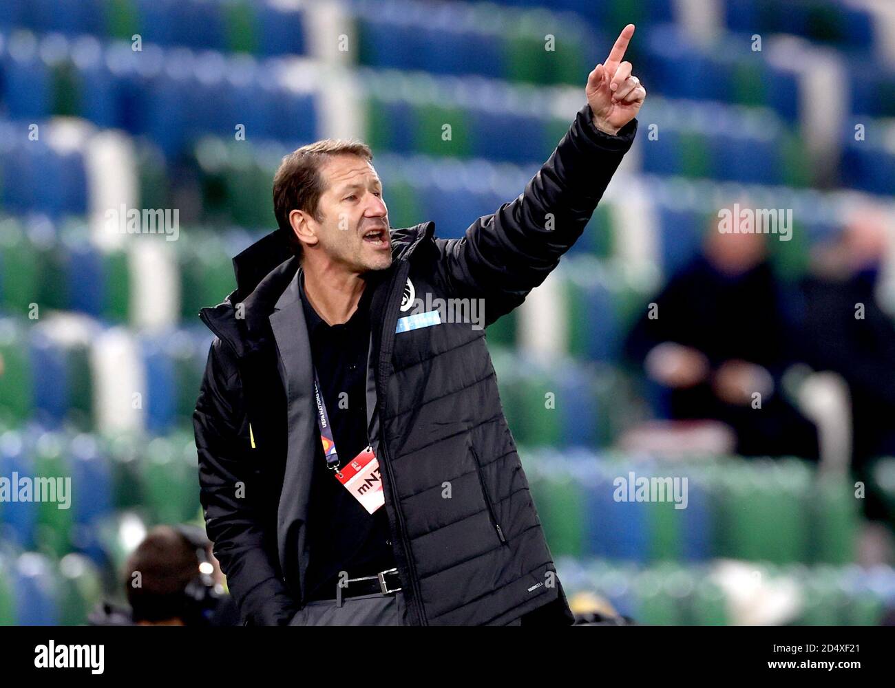 Il manager austriaco Franco Foda gesta sulla linea di contatto durante la UEFA Nations League Group 1, League B match a Windsor Park, Belfast. Foto Stock