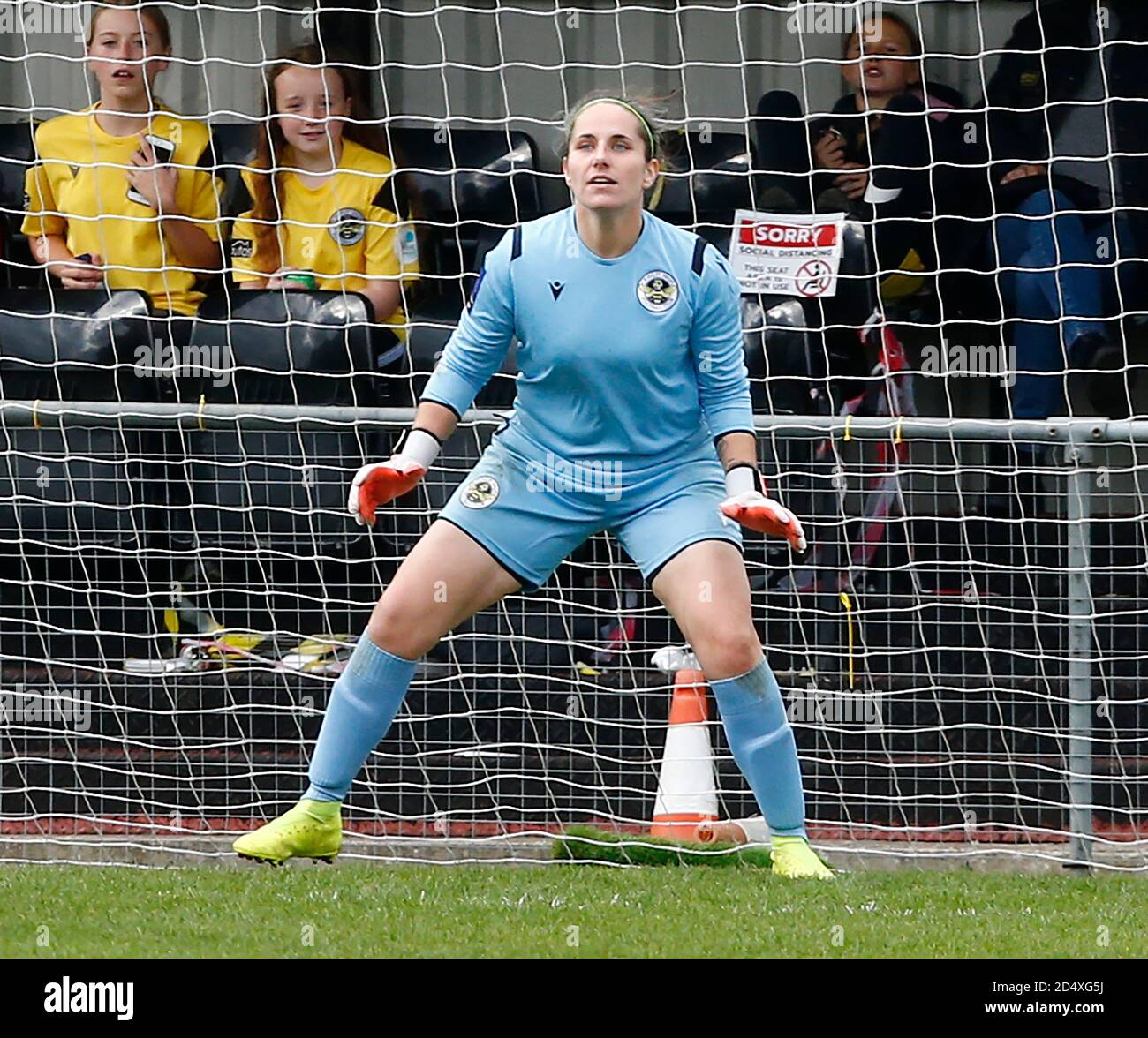 Horley, Regno Unito. 11 Ottobre 2020. Megan Lynch of Crawley Wasps Ladies durante la Lega Nazionale delle Donne del fa - Southern Premier Division match tra le Signore di Crawley Wasps e le Signore di Watford a Horley Town il 11 ottobre 2020 a Horley, Inghilterra Credit: Action Foto Sport/Alamy Live News Foto Stock