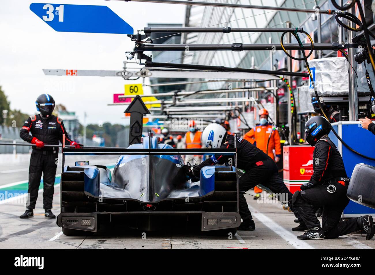 Monza, Italia. 11 Ottobre 2020. 31 Canal Julien (fra), Jamin Nicolas (fra), Stevens Will (gbr), Panis Racing, Oreca 07 Gibson, action pitlane, pitstop durante la 2020 4 ore di Monza, 4° round della 2020 European le Mans Series, dal 9 al 11 ottobre 2020 sull'Autodromo Nazionale di Monza, Italia - Photo Germain Hazard / DPPI Credit: LM/DPPI/Germain Hazard/Alamy Live News Foto Stock