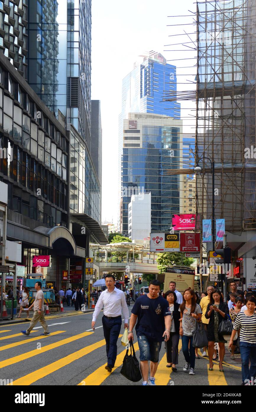 Queen's Road Central vicino a Pottinger Street nell'Isola di Hong Kong, Hong Kong. Foto Stock