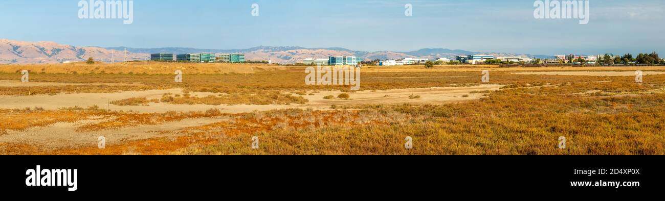 Vista panoramica sulla riserva naturale di Baylands. Palo Alto, Contea di Santa Clara, California, Stati Uniti Foto Stock