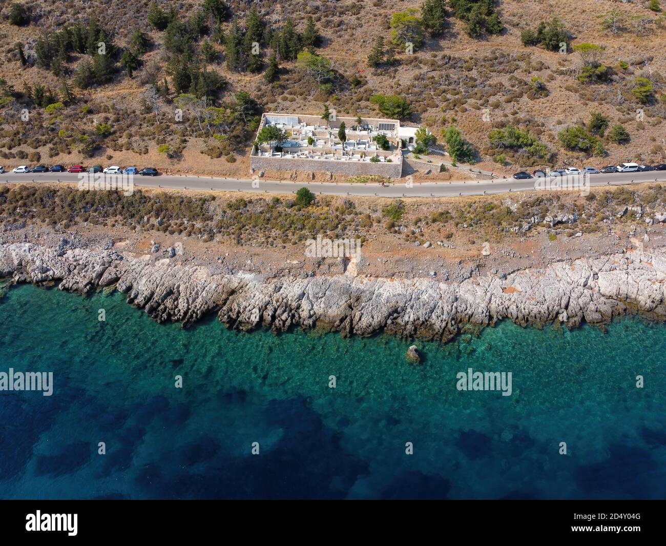 Vista panoramica aerea del cimitero storico di Monemvasia in Grecia Foto Stock