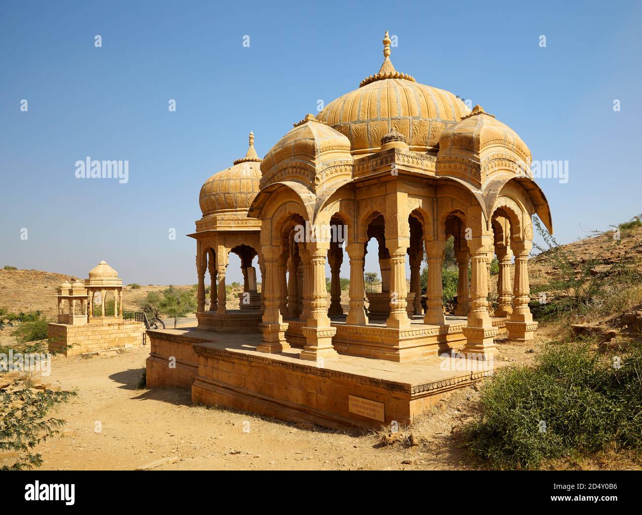 Jaisalmer, India - Novembre, 29, 2012: Foto di Chartis, mausoleo della tomba indù o cenotafs di Bada Bagh nel Rajastan. Architettura indo-islamica. JA Foto Stock