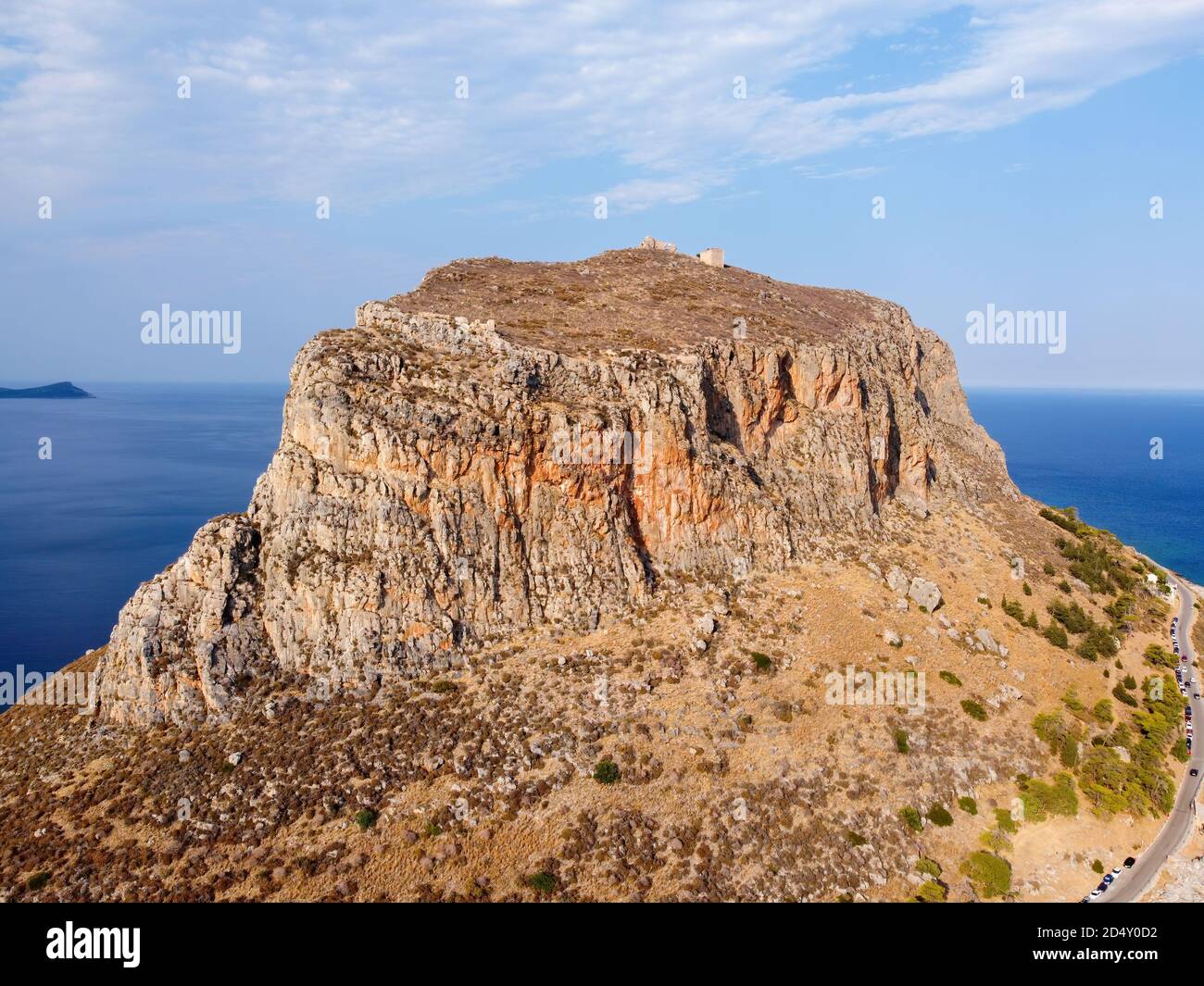 Vista panoramica aerea della città fortificata di Monemvasia in Grecia Foto Stock