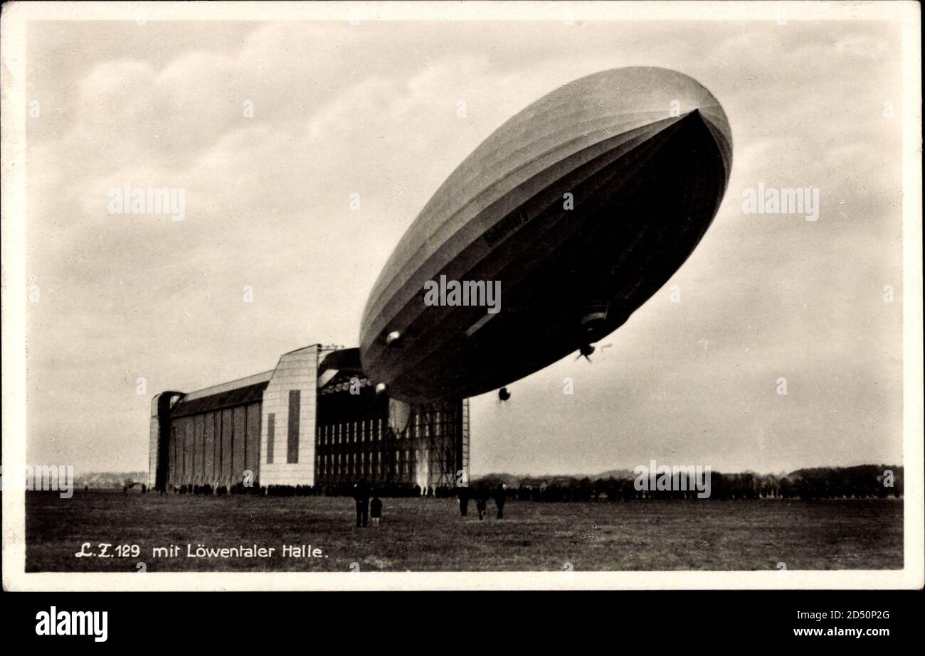 LZ 129, Zeppelin Hindenburg mit Löwentaler Halle | utilizzo in tutto il mondo Foto Stock