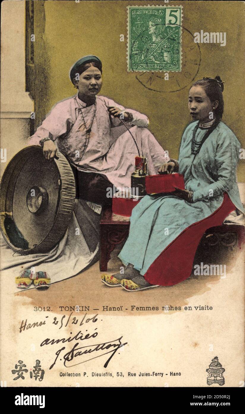 Hanoi Tonkin Vietnam, Femmes riches en vivite, costumi | uso in tutto il mondo Foto Stock