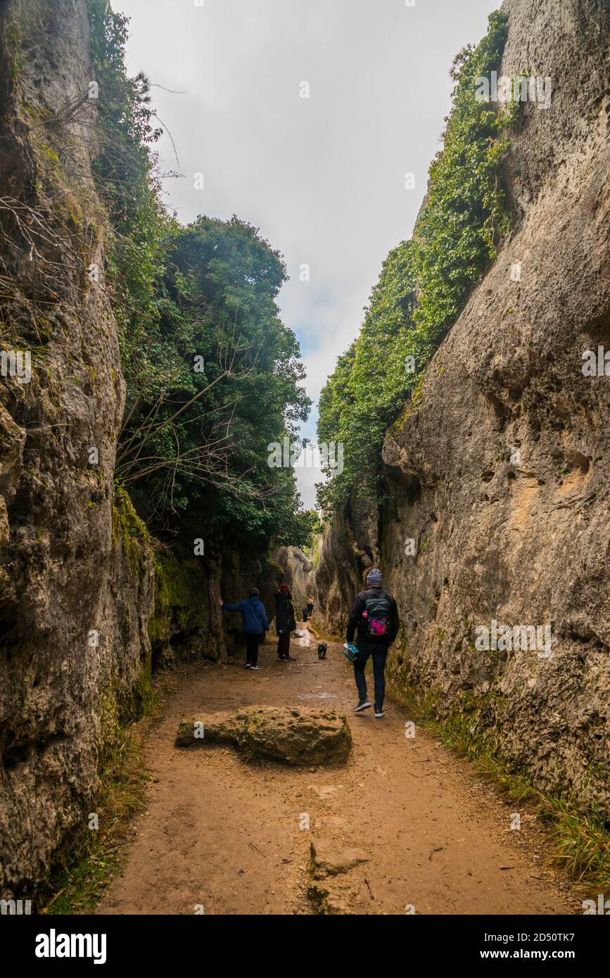 La Diapositiva. Ciudad Encantada, Riserva Naturale Di Serrania De Cuenca, Provincia Di Cuenca, Castilla La Mancha, Spagna. Foto Stock