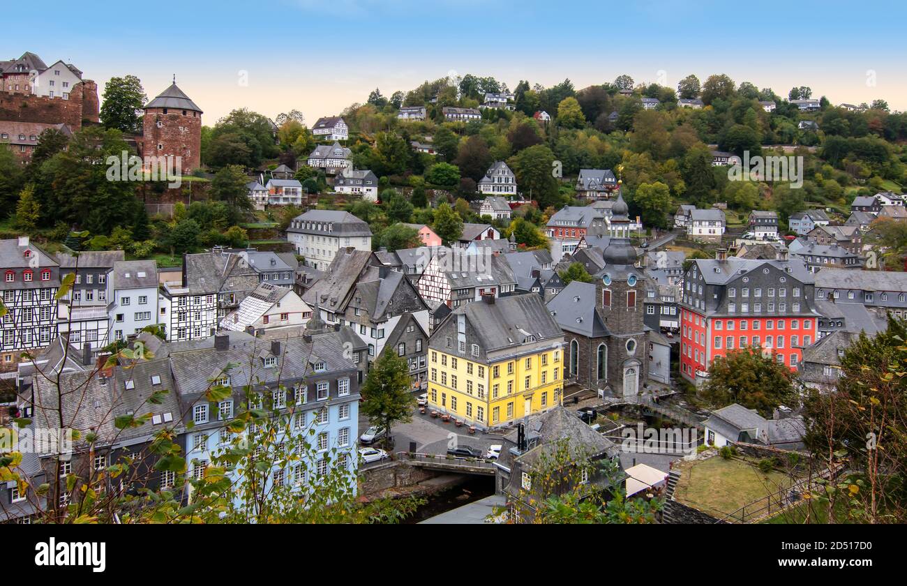 Paesaggio urbano di Monschau in Germania. Foto Stock