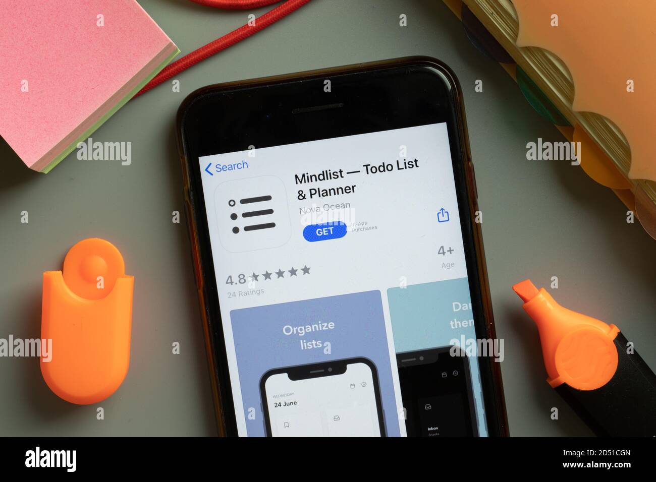 New York, USA - 29 settembre 2020: Logo dell'app mobile Mindlist Todo sullo schermo del telefono in primo piano, editoriale illustrativo Foto Stock