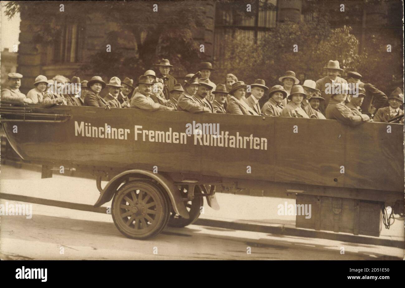 München, Fremden Rundfahrten, Touristen, Bus, Offenes Verdeck | utilizzo in tutto il mondo Foto Stock