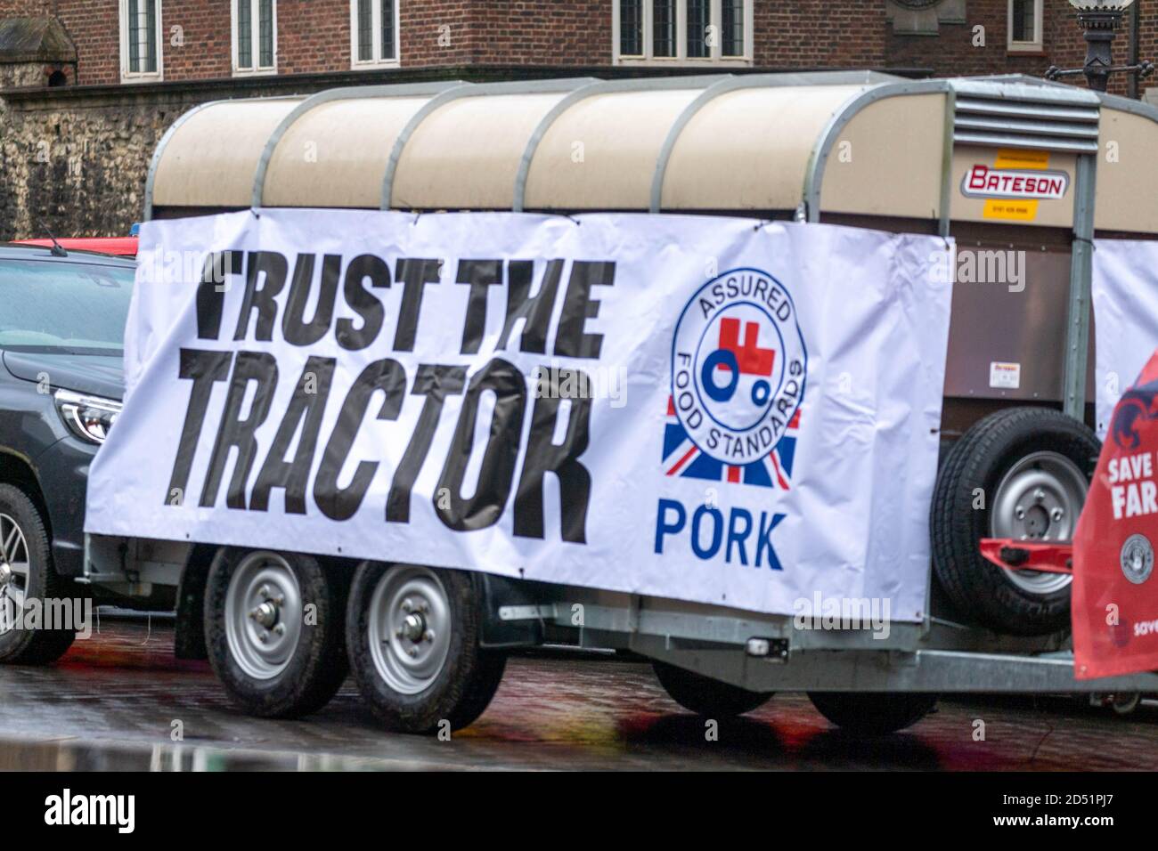 Londra, Regno Unito. , . Una 'protesta del trattore' a sostegno dell'agricoltura britannica tenuta in Parliament Square Credit: Ian Davidson/Alamy Live News Foto Stock