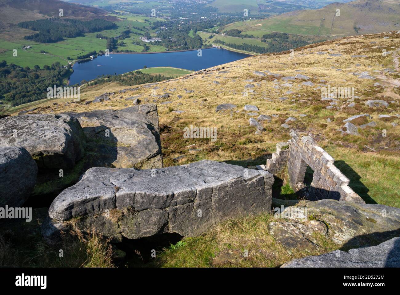 'Bramleys Cot' sulle brughiere sopra dove Stone Reservoir, Greenfield, Greater Manchester, Inghilterra. Foto Stock
