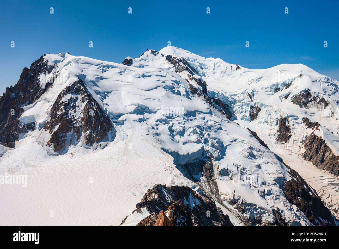 Mont Blanc o sul Monte Bianco Significato Montagna Bianca è la montagna più alta delle Alpi e in Europa, che si trova tra la Francia e l'Italia Foto Stock