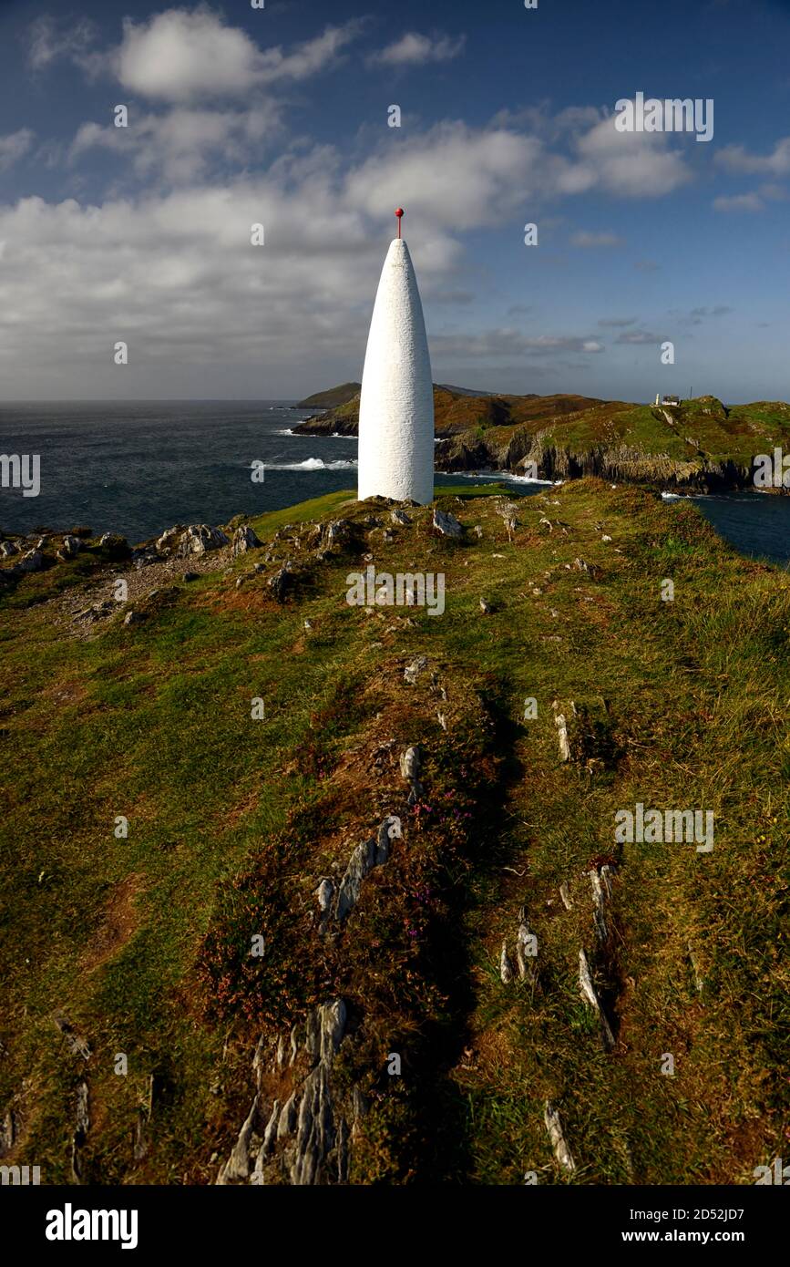 Baltimora, faro di navigazione del XIX secolo, scogliera, scogliere, costa, costa, avvertimento, indicazione, pericolo, naufragio, naufragi, sughero occidentale, irlanda, RM Irlanda Foto Stock