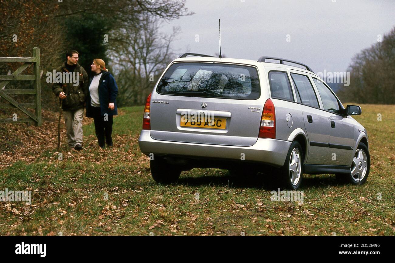 Vauxhall Astra DTL station wagon car 2000 Foto Stock