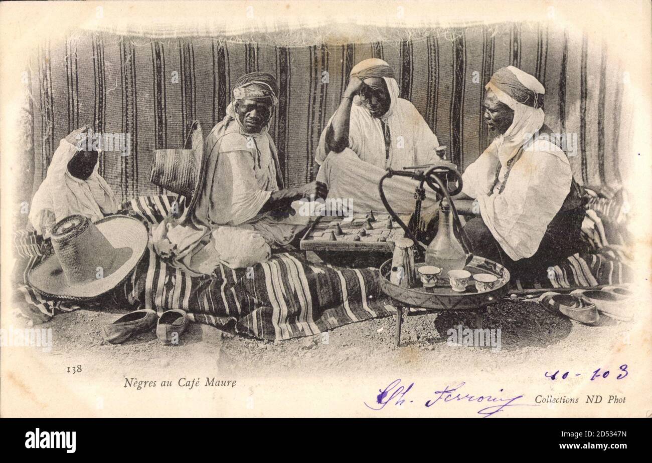 Negres au Cafe Maure, vier sitzende Männer, Maghreb, Wasserpfeife | utilizzo in tutto il mondo Foto Stock