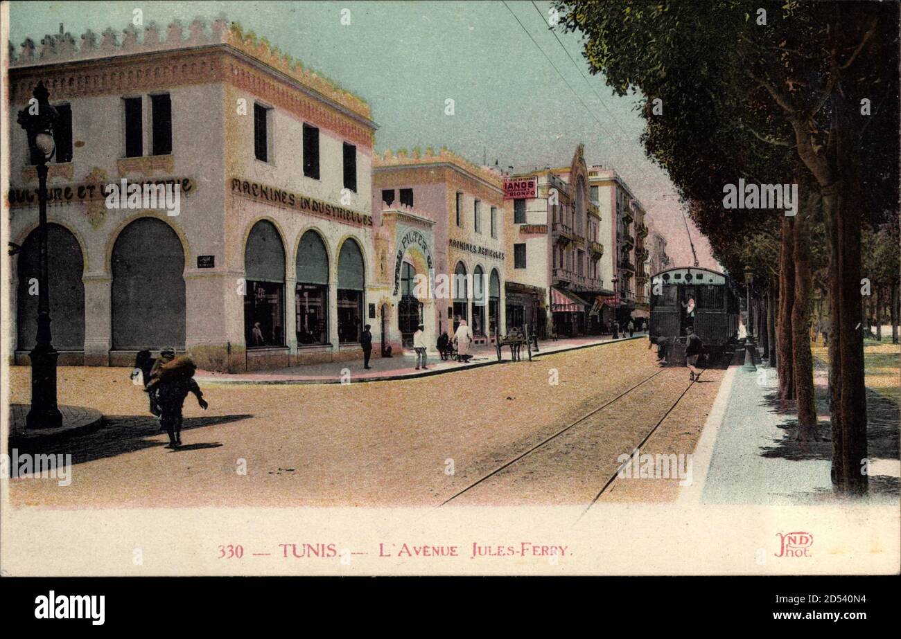 Tunis Tunesien, LAvenue Jules Ferry, Straßenbahn, Machines Industrielles | utilizzo in tutto il mondo Foto Stock