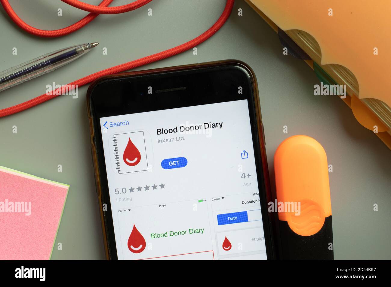 New York, USA - 29 settembre 2020: Logo dell'app mobile Blood Donor Diary sullo schermo del telefono primo piano, editoriale illustrativo Foto Stock