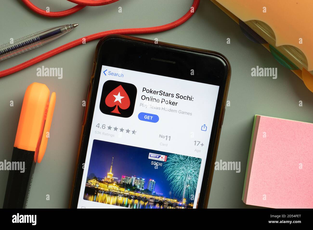 New York, USA - 29 settembre 2020: Logo dell'app mobile di PokerStars Online Poker sullo schermo del telefono primo piano, editoriale illustrativo Foto Stock