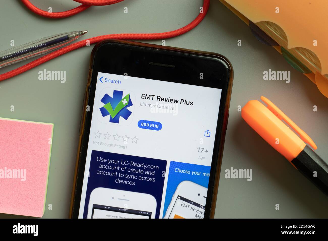 New York, USA - 29 settembre 2020: Logo dell'app mobile EMT Review Plus sullo schermo del telefono, editoriale illustrativo Foto Stock