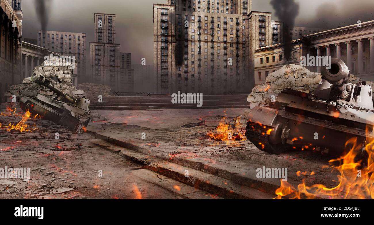 Foto di un campo di battaglia della città con carri armati in fiamme e edifici distrutti. Foto Stock