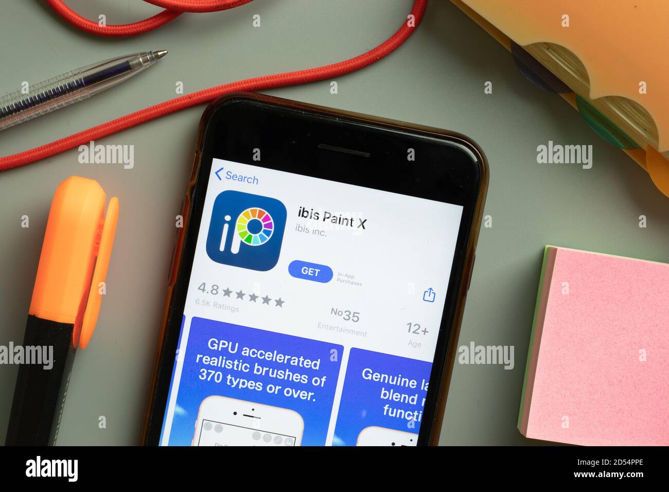 New York, Stati Uniti d'America - 29 settembre 2020: Primo piano del logo dell'app mobile ibis Paint X sullo schermo del telefono, editoriale illustrativo Foto Stock