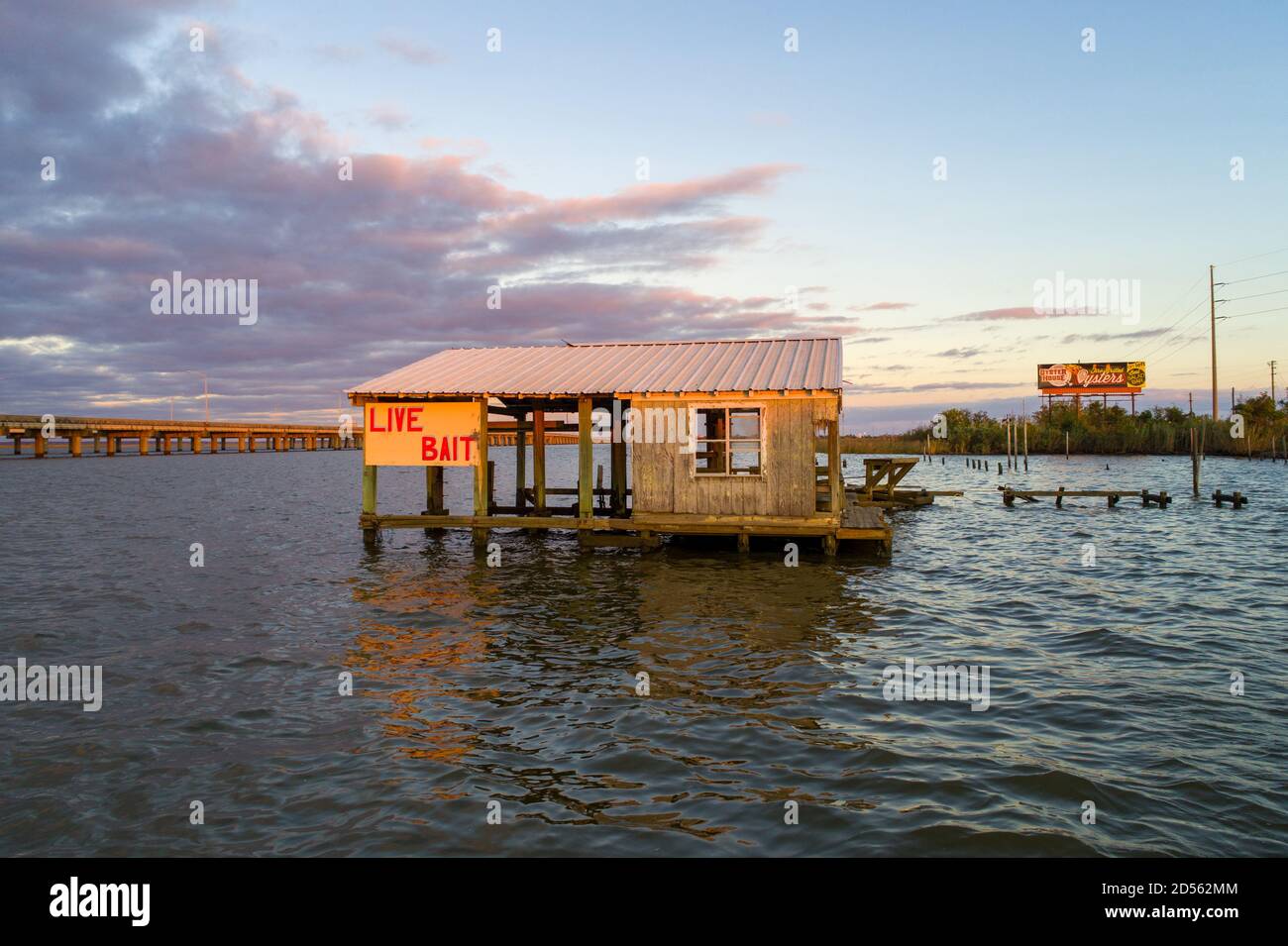 Live esca Shack sulla Mobile Bay Causeway Foto Stock