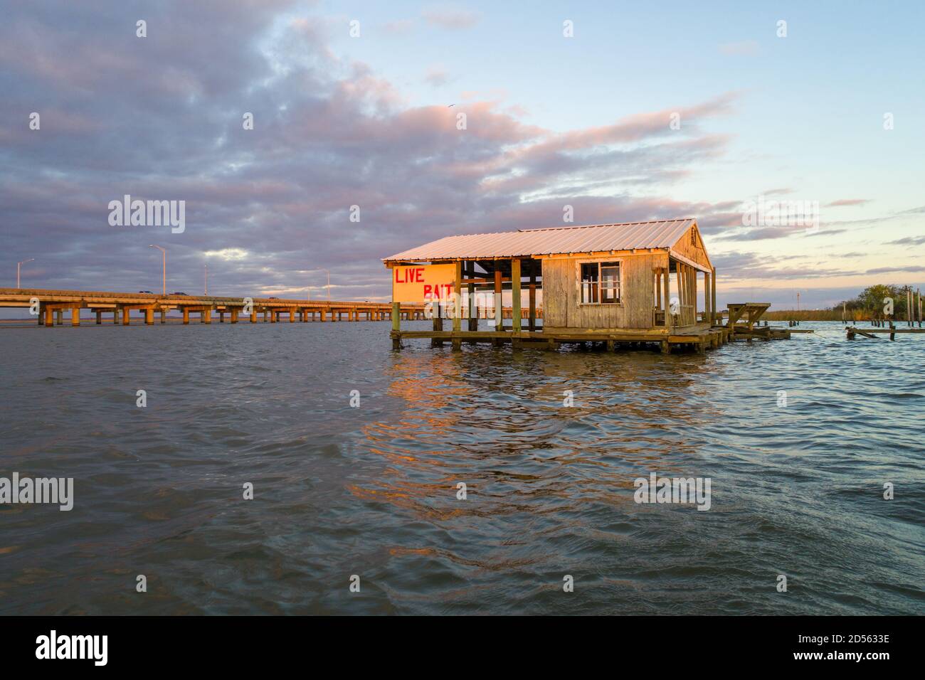 Live esca Shack sulla Mobile Bay Causeway Foto Stock
