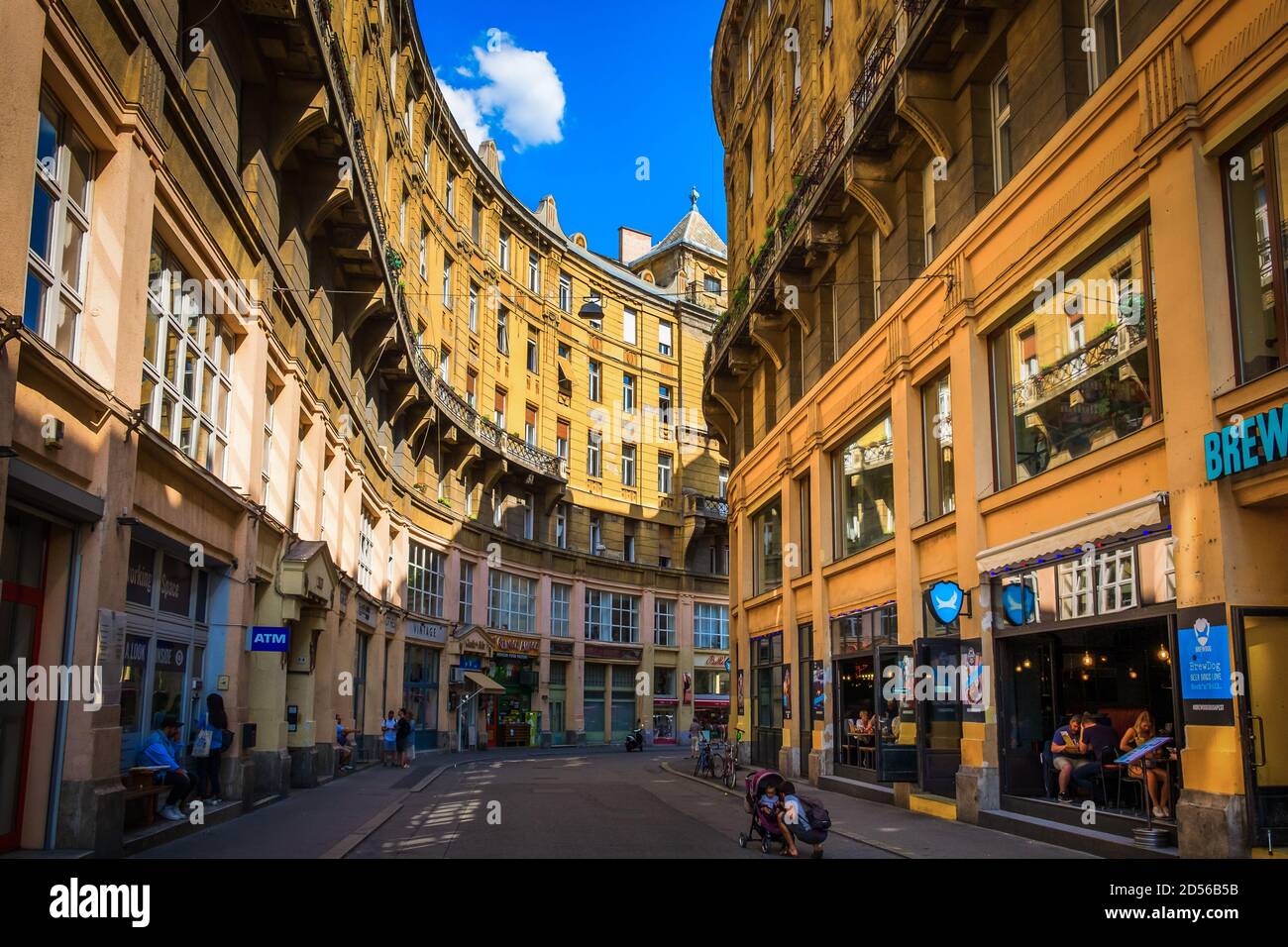 Budapest, Ungheria, agosto 2019, scena urbana ad Anker köz Foto Stock