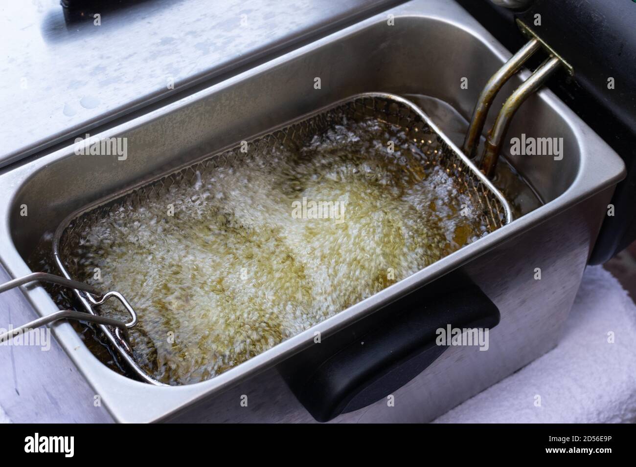 coxinhas, party brasiliano finger food fritto snack, farcito con pollo Foto Stock
