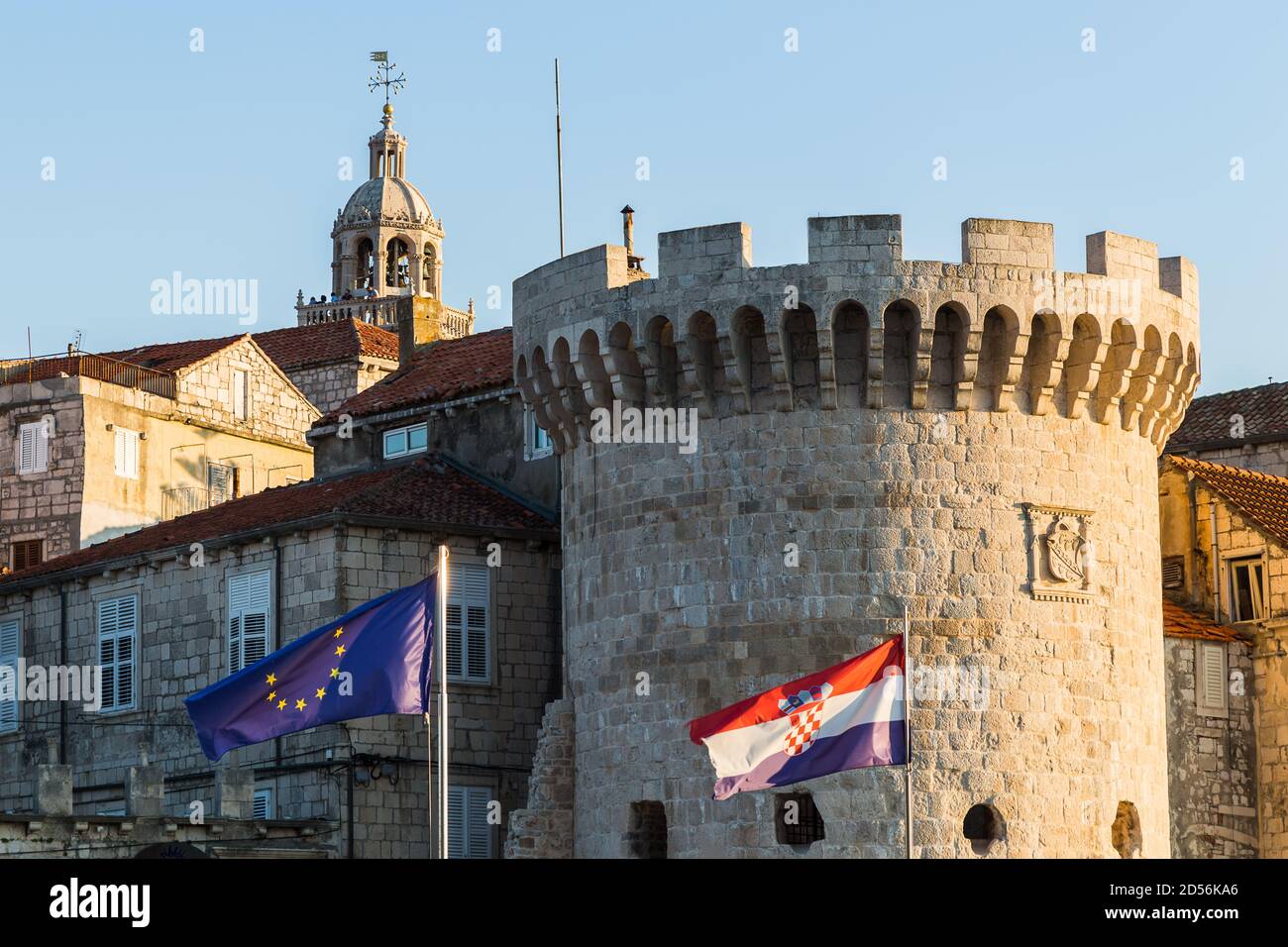 Torre Kanavelic (conosciuta come Torre Bokar o Barbarigo) Situato sul lato nord-ovest della città vecchia di Korcula le pareti catturate una sera in sunli dorati Foto Stock