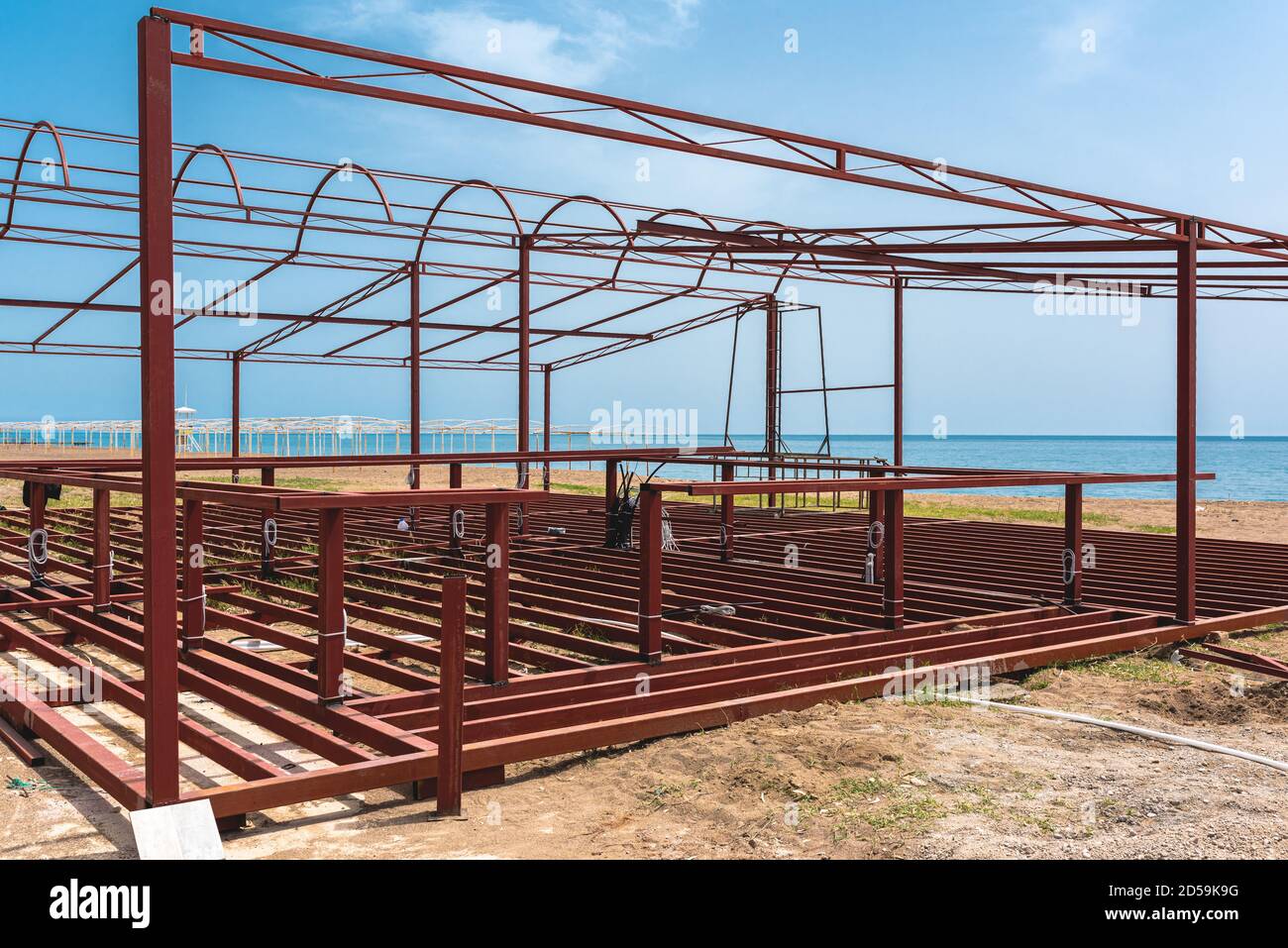 Nel cantiere di costruzione, struttura in acciaio è in costruzione Foto Stock