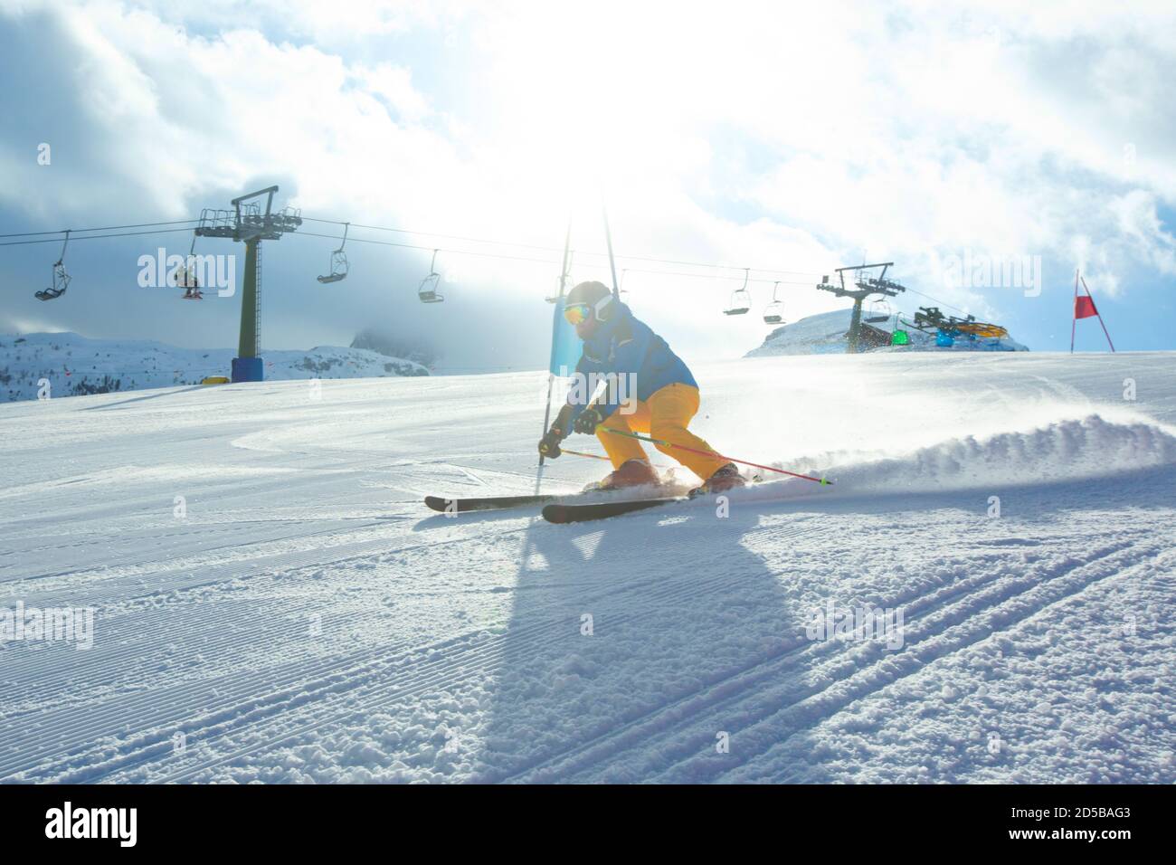 GS Giant Slalom sci alpino sci alpino discesa con cancelli sport allenamento invernale al col Gallina Cortina d'Ampezzo Dolomiti Foto Stock