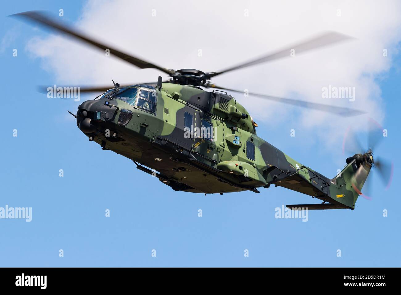 Un elicottero di trasporto tattico NH90 TTH dell'esercito finlandese al Royal International Air Tattoo (RIAT). Foto Stock