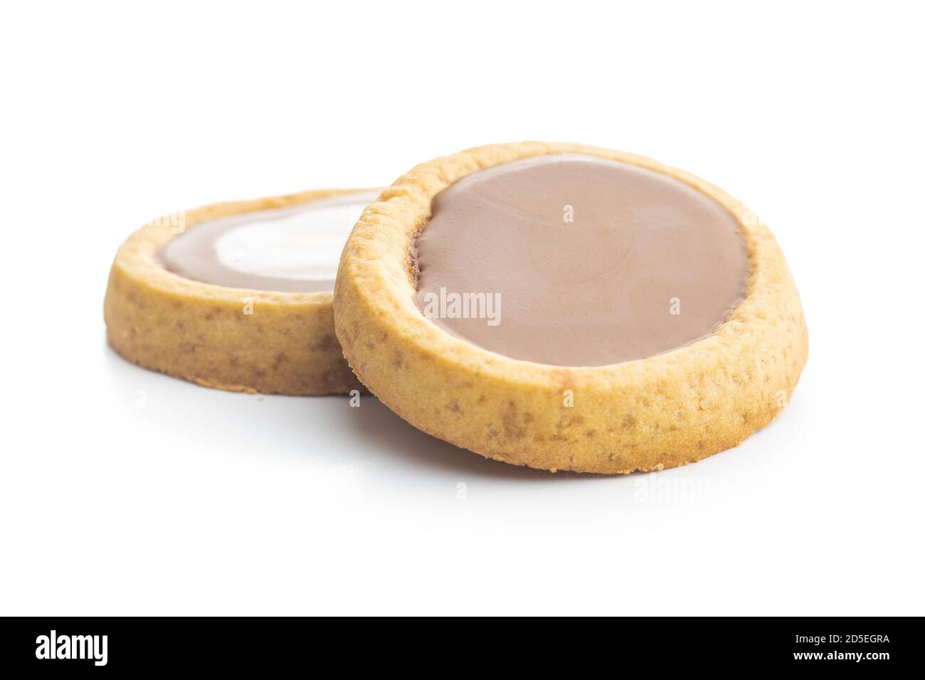 Biscotti dolci con cioccolato isolato su sfondo bianco. Foto Stock