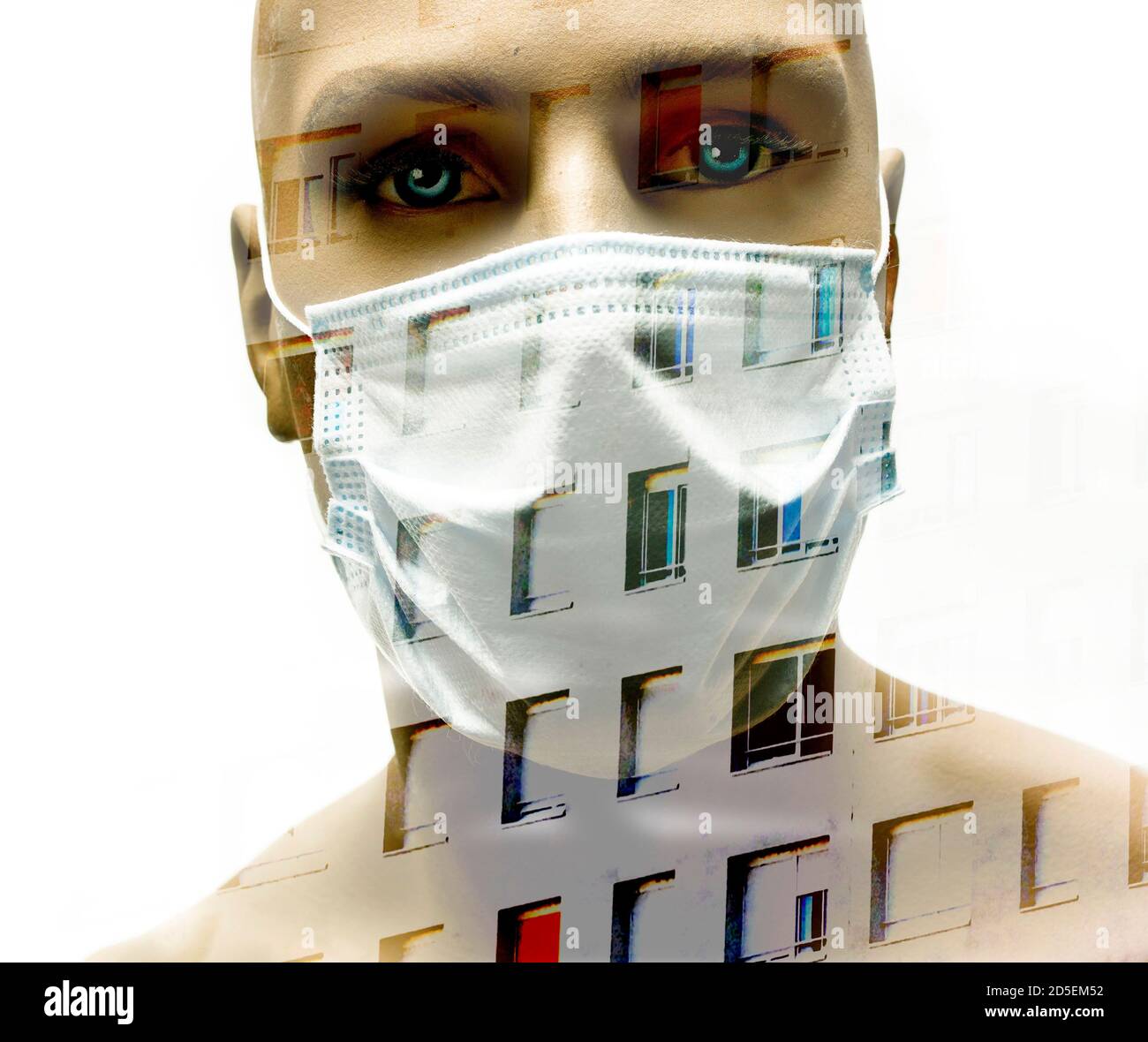 Persona in una maschera con una sovrapposizione di finestre dell'edificio, simboleggiando la salute e la vita urbana durante la pandemia Foto Stock