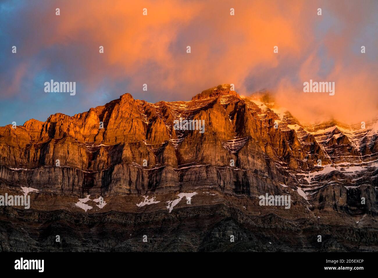 Mount Temple, il Parco Nazionale di Banff, Alberta, Canada Foto Stock